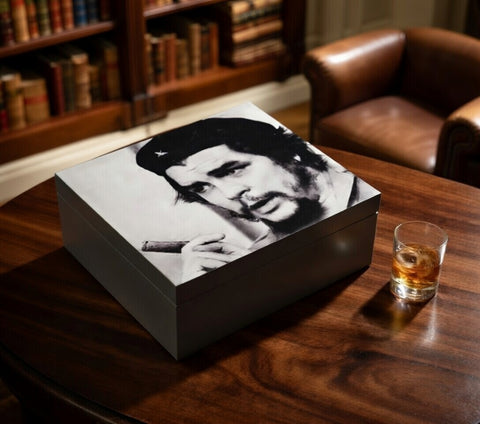 Che Guevara Humidor – 30-50 Cigar storage – Spanish Cedar – w/Hygrometer and Humidifier